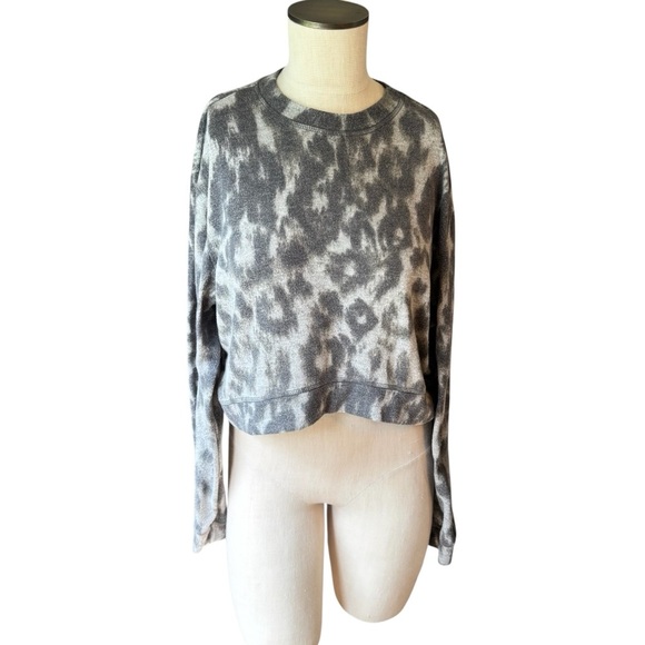 BLANK NYC Gray Leopard Print Long Sleeved Sporty Cropped Sweatshirt Size S - Picture 2 of 9